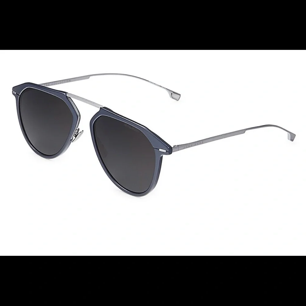 Hugo Boss feature an angular titanium frame and solid lenses - Picture 2 of 3
